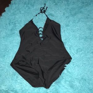 BLACK SWIMSUIT - ONE PIECE. BRAND NEW! SIZE: L
